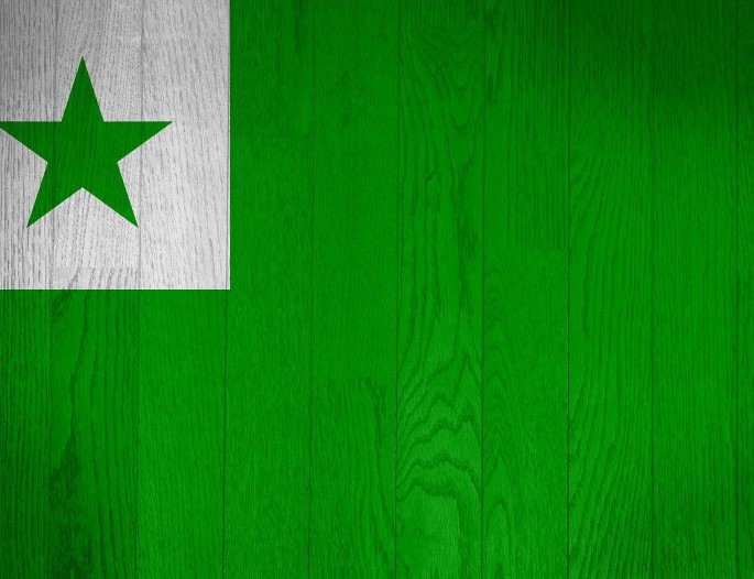 Na zdjęciu flaga esperancka